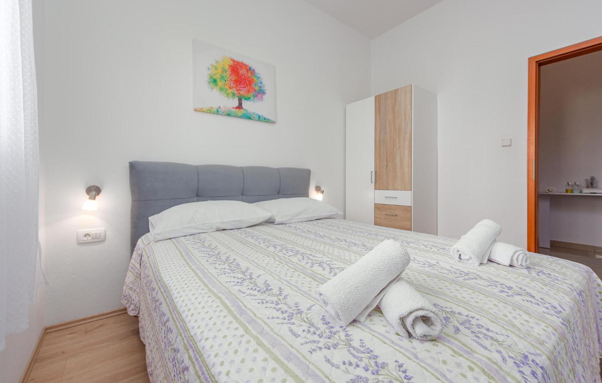 Beautiful Apartment In Maslenica With Kitchen 外观 照片