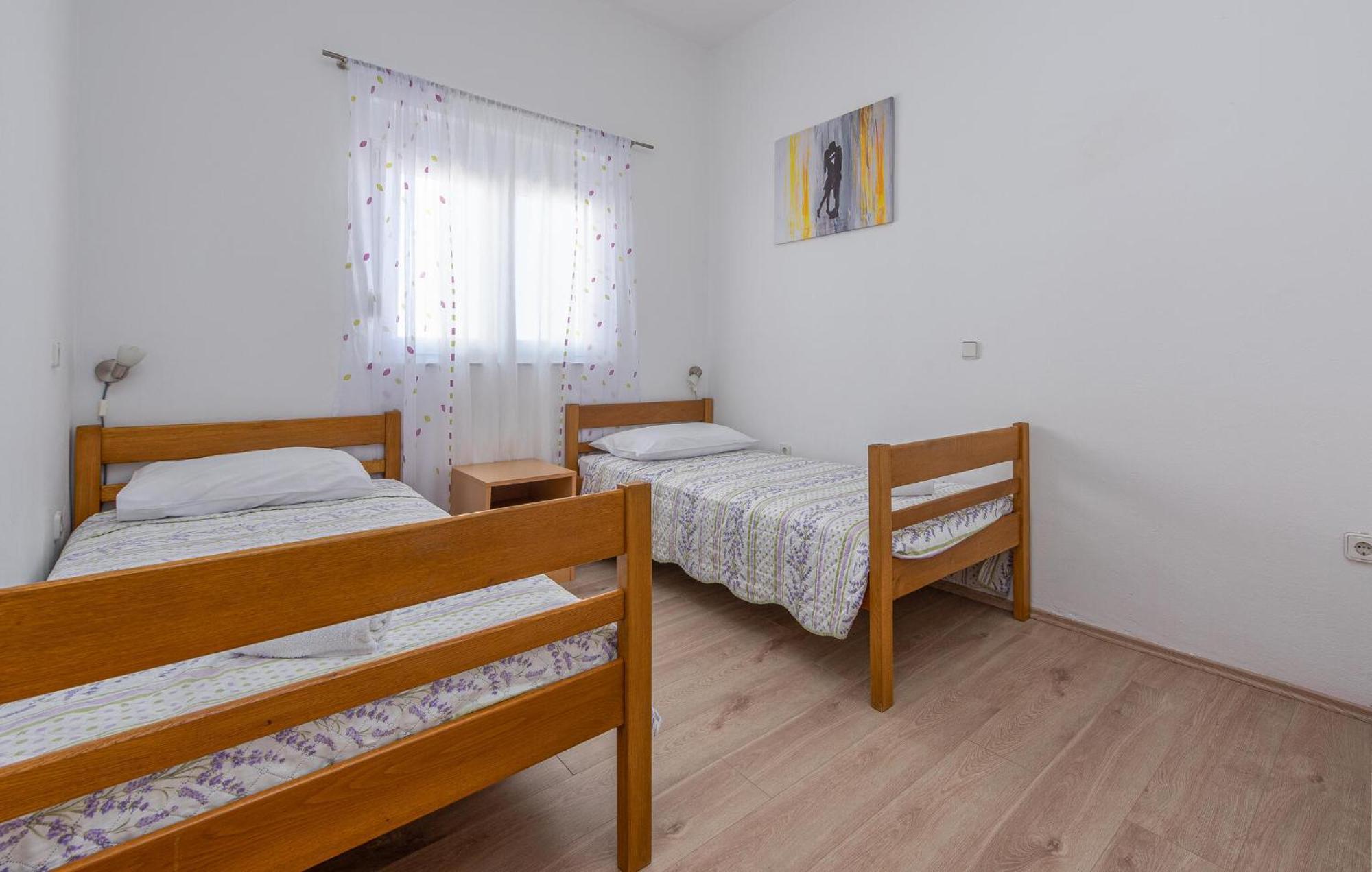 Beautiful Apartment In Maslenica With Kitchen 外观 照片