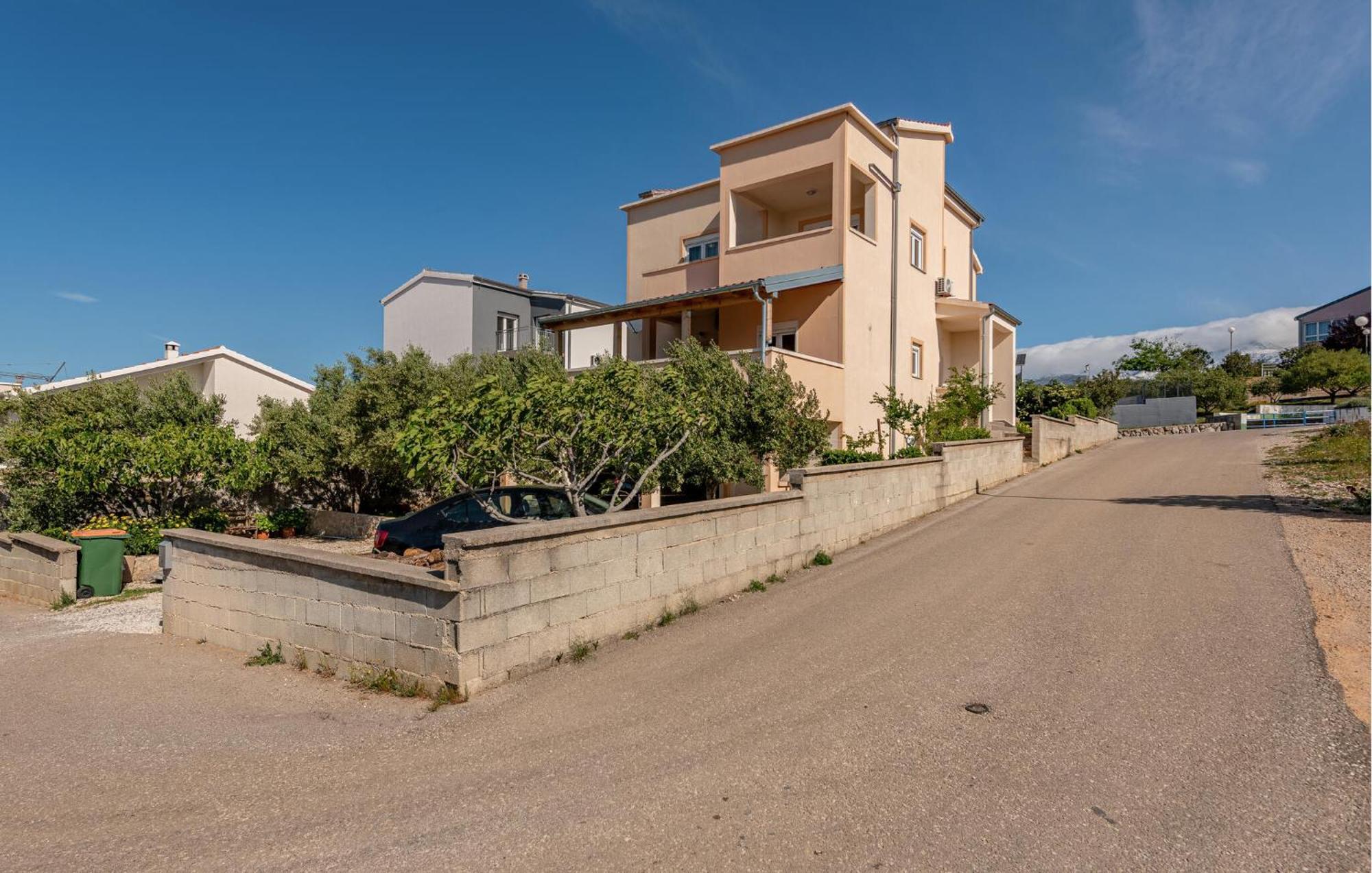 Beautiful Apartment In Maslenica With Kitchen 外观 照片