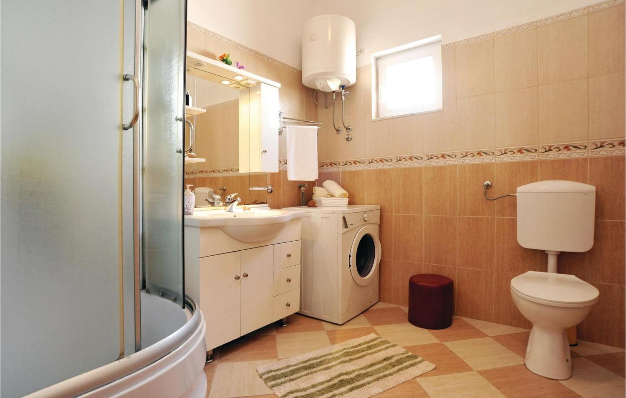 Beautiful Apartment In Maslenica With Kitchen 外观 照片